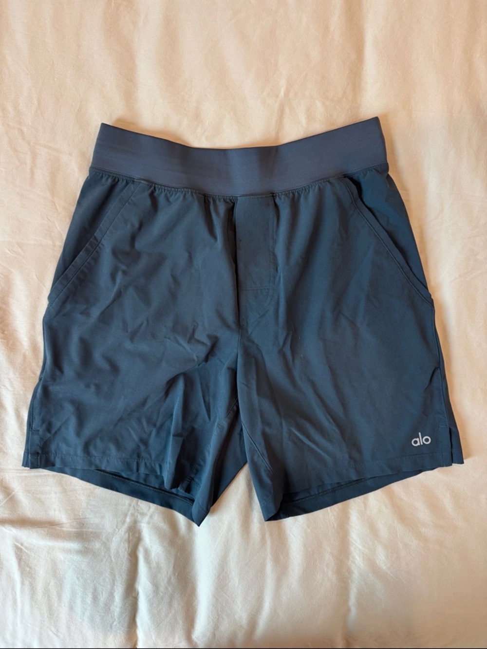 ALO Yoga Men’s Dark Navy Athletic Shorts